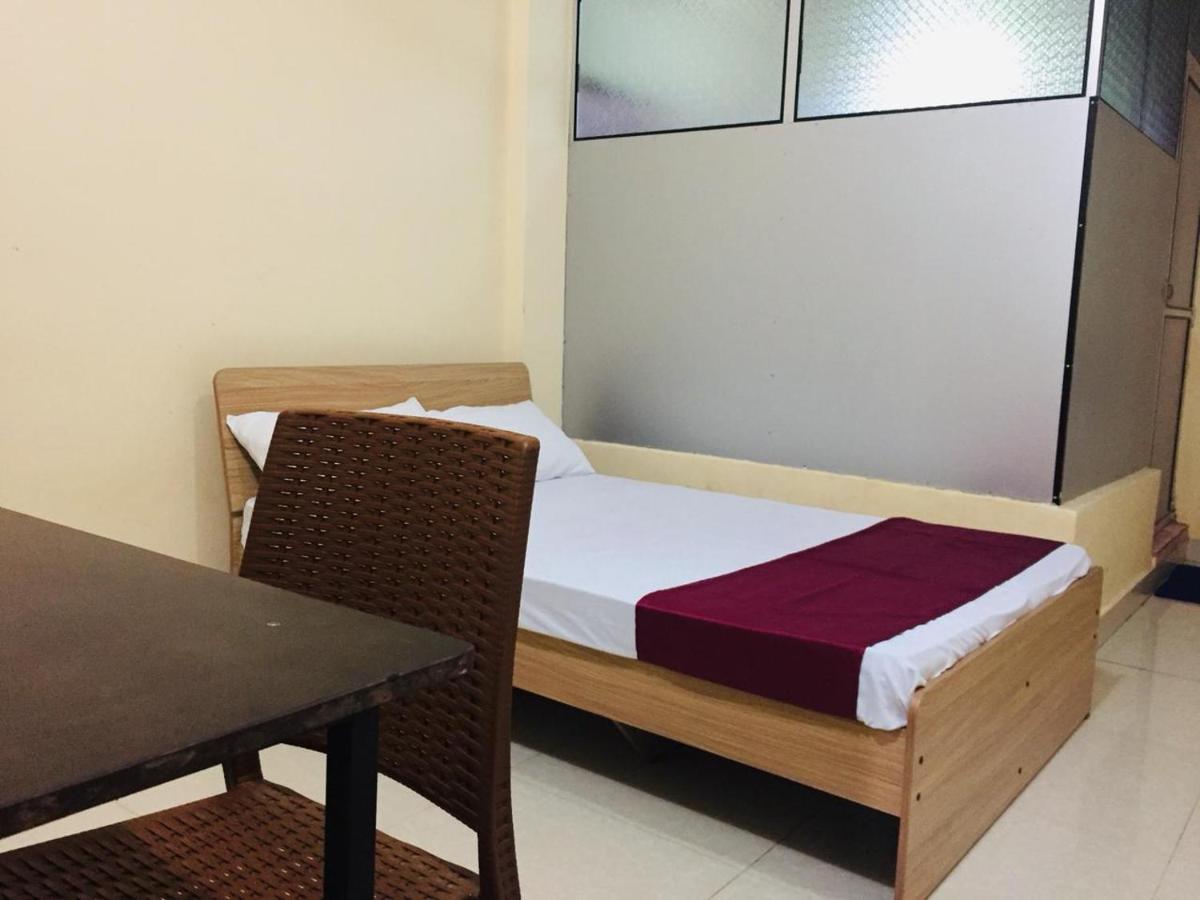 Hb Budget Rest Hotel Jaffna Exterior photo